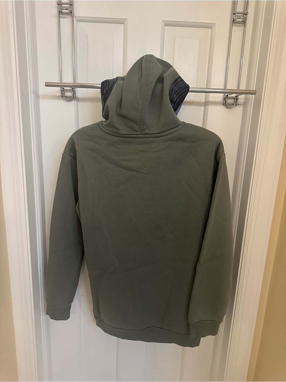 art class Olive Green Crewneck Sweatshirt with 'LEVEL UP' Print - Picture 3 of 5